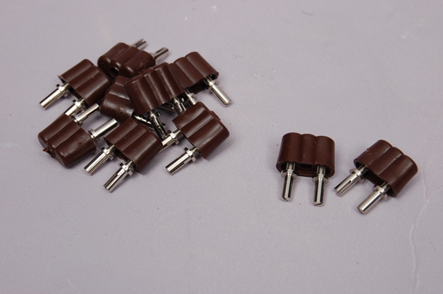 Mini Clavija Macho 10 U.